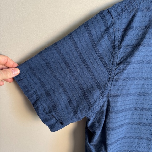 Old Navy Men's Everyday Shirt Textured Short Sleeve Button Up Blue Size XXL - Picture 2 of 13